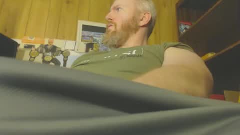 Snapshot of redhead4fun chatting on 11/12/25, 01:17 theredhead4fun online show from 11/12/25, 01:17