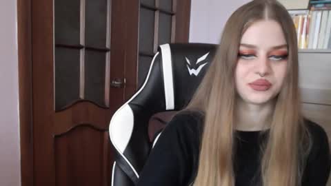 Lily online show from 09/22/25, 02:24