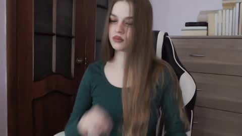 Lily online show from 01/07/26, 01:41