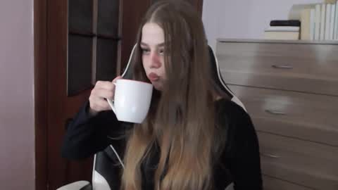 Lily online show from 01/09/26, 02:25