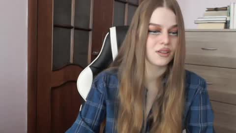 Lily online show from 04/03/26, 02:31