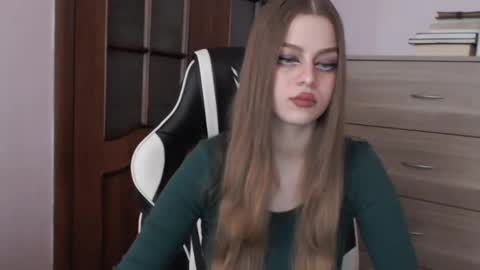 Lily online show from 04/15/26, 02:18