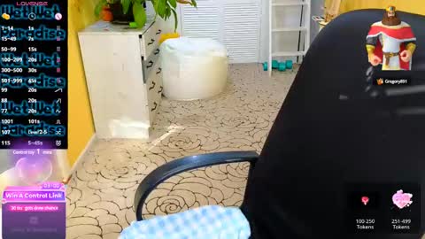 Snapshot of redheadchilli chatting on 02/10/25, 09:47 Amina online show from 02/10/25, 09:47