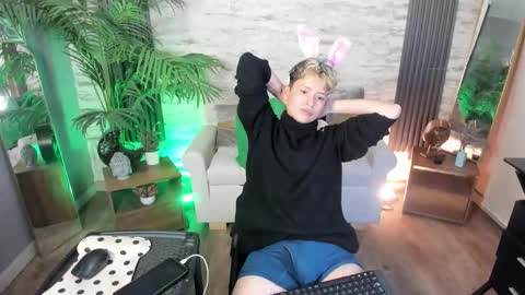 redhood_1_ online show from 03/26/26, 05:24