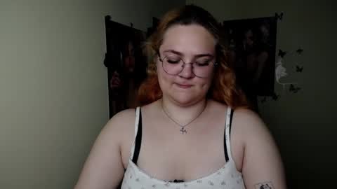 Snapshot of redhotqueen1 chatting on 07/01/26, 12:07 Rina online show from 07/01/26, 12:07