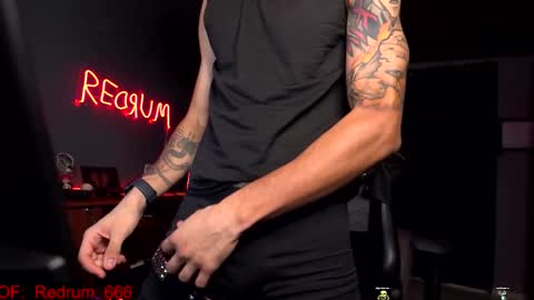 Red online show from 10/08/25, 04:59