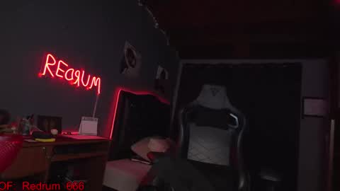 Red online show from 10/13/25, 09:37