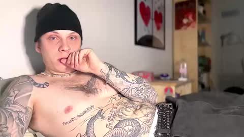 Snapshot of redrumbackwards chatting on 01/12/25, 08:36 redrum online show from 01/12/25, 08:36