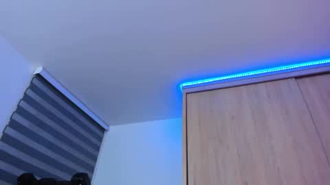 redski77 online show from 01/02/25, 08:17