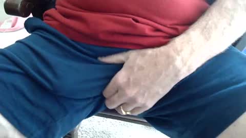 Max online show from 10/20/25, 10:21