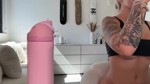 reecemariexx online show from 02/11/26, 05:18