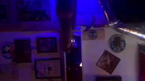 Snapshot of reeferleefer chatting on 09/28/25, 01:16 Lee online show from 09/28/25, 01:16