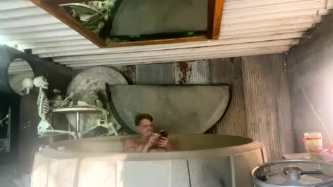 Lee online show from 04/12/26, 09:42