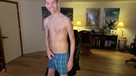 Snapshot of reelbigwang chatting on 02/15/25, 01:21 reelbigwang online show from 02/15/25, 01:21