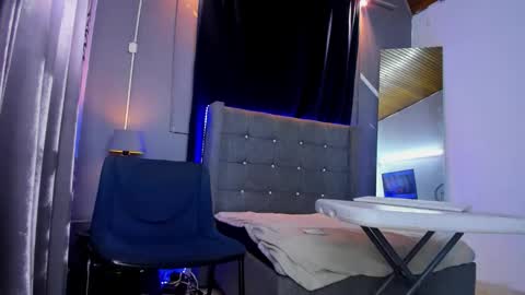 Snapshot of regan1_ chatting on 09/20/25, 07:15 REGAN online show from 09/20/25, 07:15