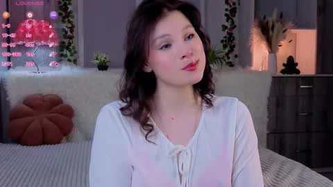 Snapshot of regenasuri chatting on 02/25/26, 01:21 Grace online show from 02/25/26, 01:21