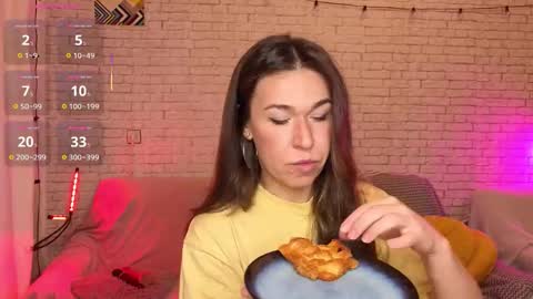 ReginaHawkinss online show from 12/05/25, 12:14