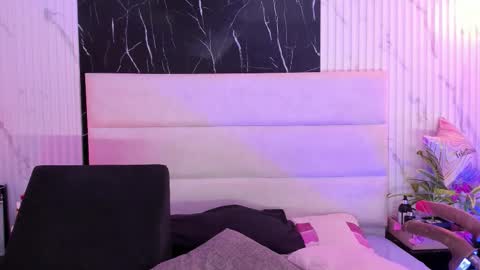 Snapshot of reginavegaa chatting on 09/30/25, 11:37 reginavegaa online show from 09/30/25, 11:37