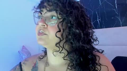 reginavegaa online show from 05/13/26, 09:06