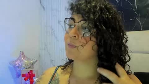 reginavegaa online show from 05/26/26, 11:39
