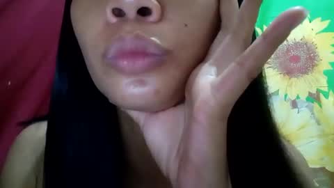 Snapshot of regine24 chatting on 01/20/25, 02:57 regine24 online show from 01/20/25, 02:57