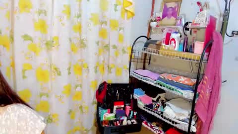 Snapshot of reigning_ivy chatting on 12/15/24, 12:28 Red Ivy online show from 12/15/24, 12:28