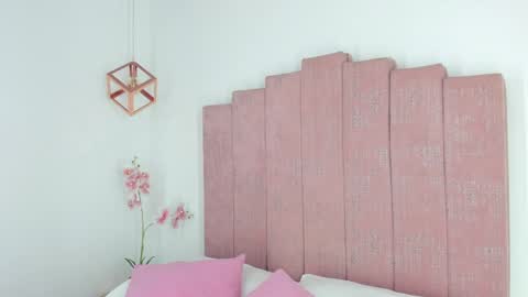 Reika  online show from 04/12/26, 04:06