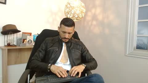   REIKO  online show from 01/29/25, 07:43