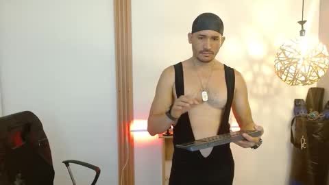   REIKO  online show from 11/05/25, 02:50