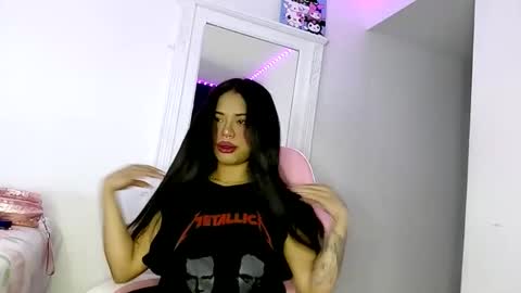 reina_reina online show from 12/02/25, 11:34