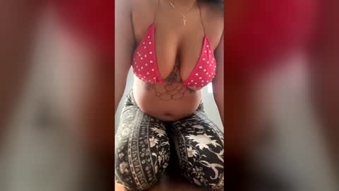 reinaassss online show from 12/22/25, 08:28