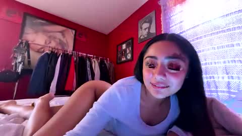 reinaassss online show from 04/15/26, 05:20