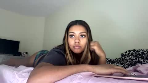 Snapshot of reinarica chatting on 02/26/26, 05:17 reinarica online show from 02/26/26, 05:17