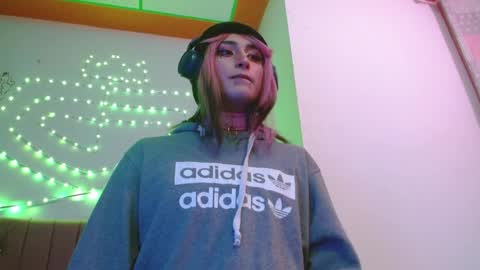 reiv_femboy online show from 04/05/26, 05:59