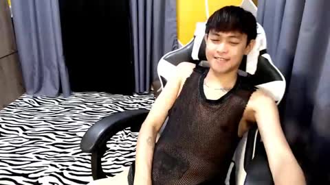 Snapshot of reixenjhon chatting on 04/15/26, 12:56 jhay online show from 04/15/26, 12:56