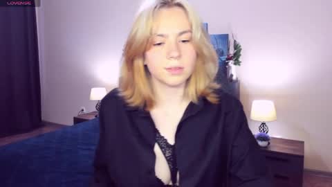 RemiPeach online show from 05/19/26, 03:40
