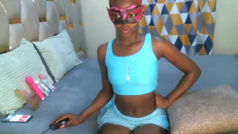 remmyqueen online show from 05/05/26, 05:15
