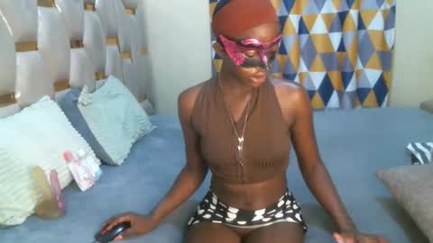 remmyqueen online show from 05/11/26, 02:12
