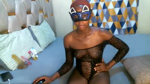 remmyqueen online show from 06/11/26, 05:27
