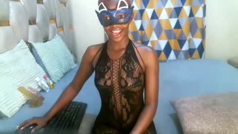 remmyqueen online show from 06/15/26, 08:22