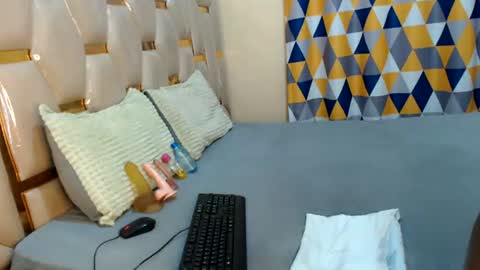 remmyqueen online show from 07/01/26, 04:58