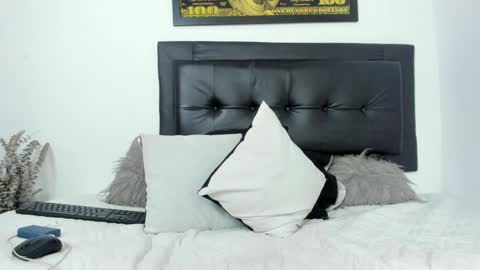 Snapshot of remy_flux chatting on 01/21/25, 10:08 Laura online show from 01/21/25, 10:08