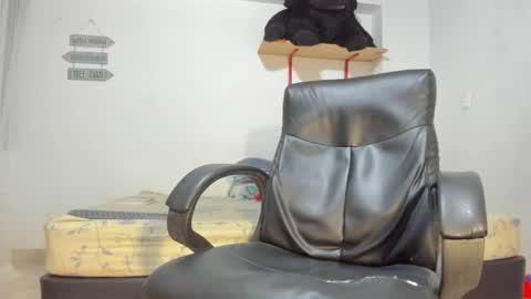 Snapshot of remy_sten chatting on 02/03/25, 01:19 Rmy Steen online show from 02/03/25, 01:19