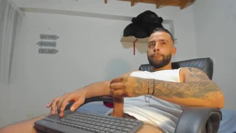 Snapshot of remy_sten chatting on 02/21/25, 12:27 Rmy Steen online show from 02/21/25, 12:27