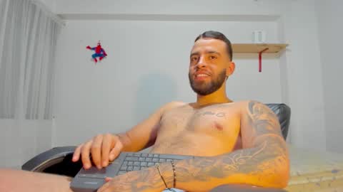 Snapshot of remy_sten chatting on 10/22/25, 02:12 Rmy Steen online show from 10/22/25, 02:12