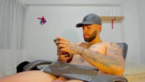 Snapshot of remy_sten chatting on 10/27/25, 01:53 Rmy Steen online show from 10/27/25, 01:53