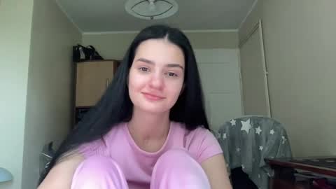 Snapshot of renata_a1 chatting on 07/05/26, 09:27 Renata online show from 07/05/26, 09:27