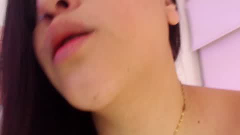 Snapshot of renata_ruiz chatting on 01/19/25, 07:15 online show from 01/19/25, 07:15