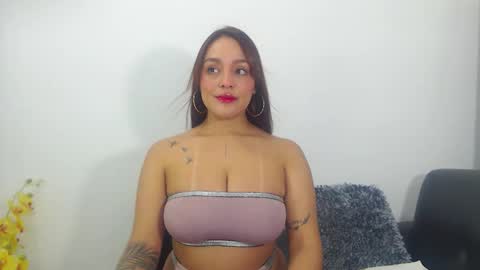 renatabrownn28 online show from 04/01/26, 01:17