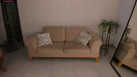 Renata Reyes online show from 04/11/26, 11:03